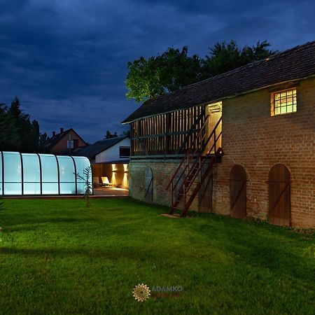 Bed and Breakfast Adamko Borkert Haz Виллань Экстерьер фото