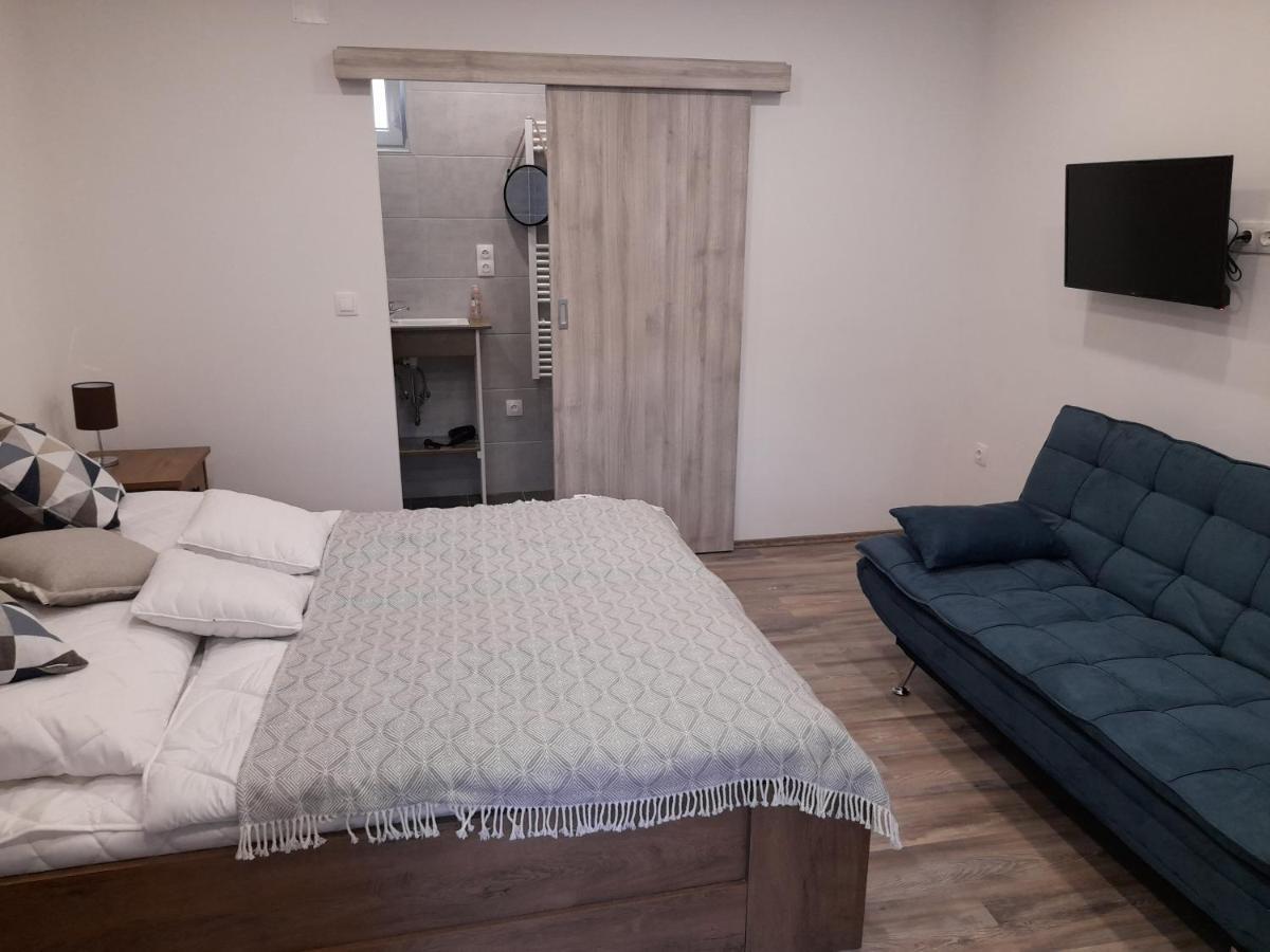 Bed and Breakfast Adamko Borkert Haz Виллань Экстерьер фото