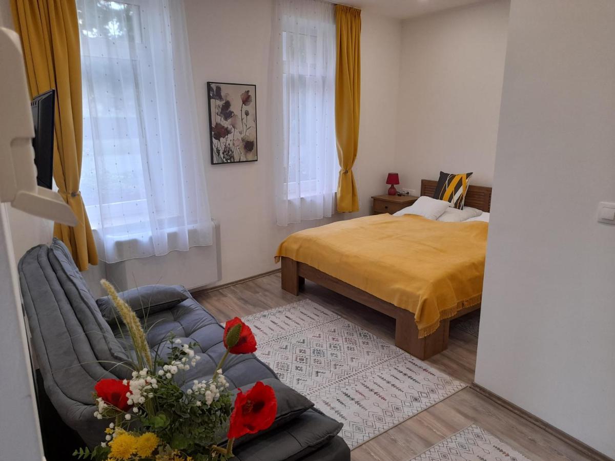 Bed and Breakfast Adamko Borkert Haz Виллань Экстерьер фото
