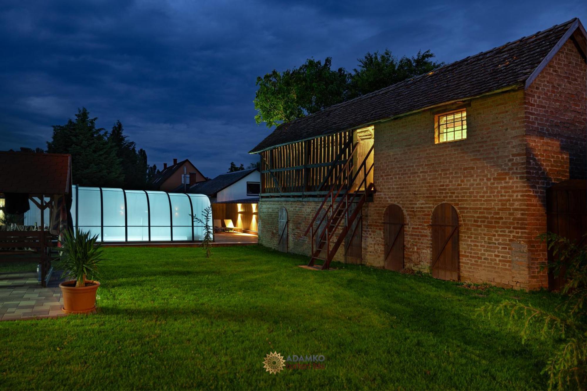 Bed and Breakfast Adamko Borkert Haz Виллань Экстерьер фото