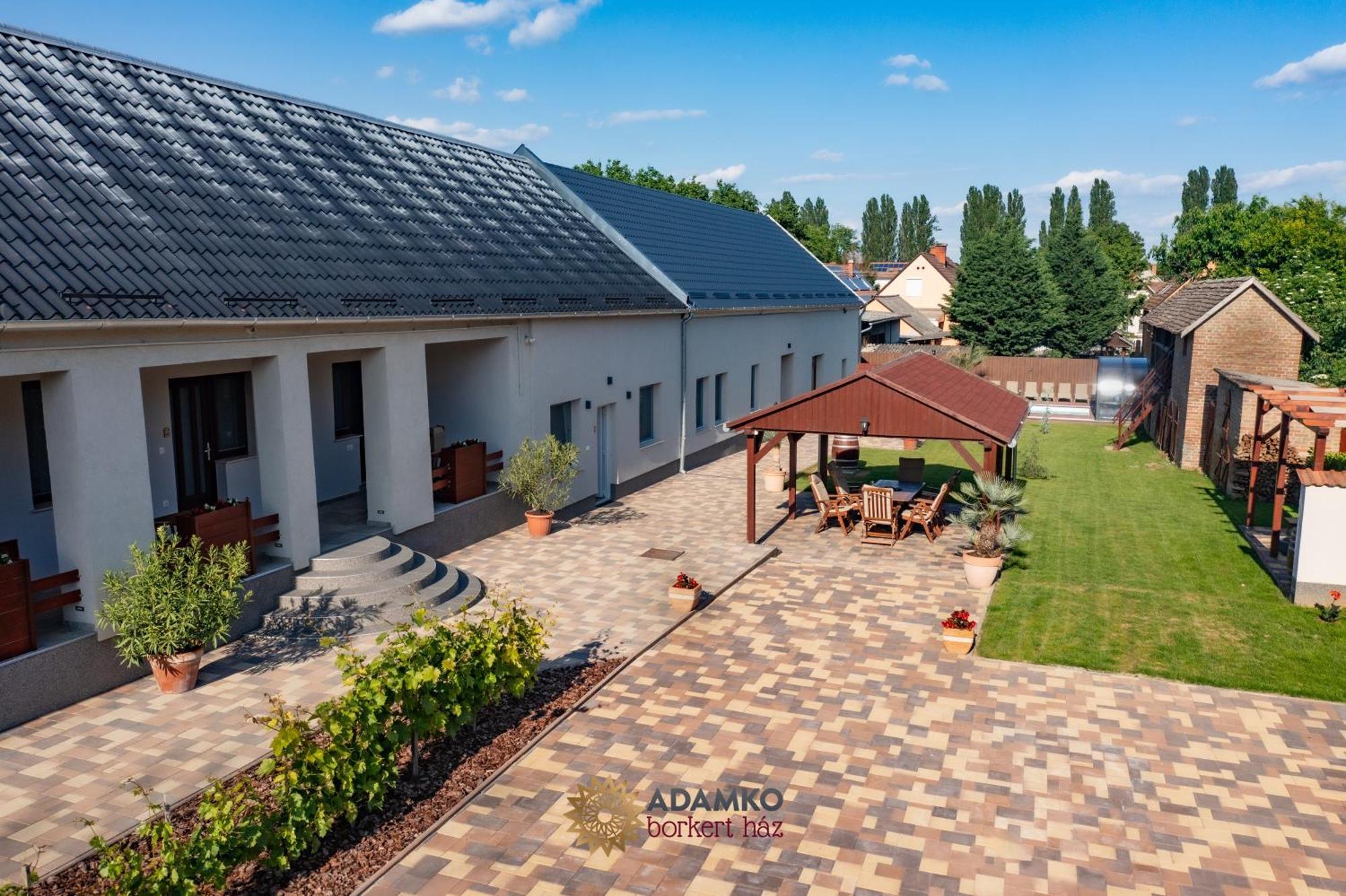 Bed and Breakfast Adamko Borkert Haz Виллань Экстерьер фото